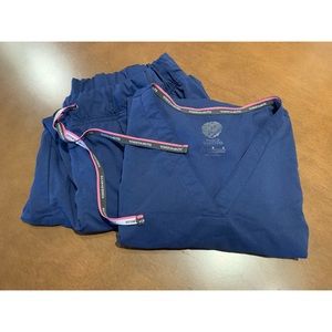 Vince Camuto Scrub Set